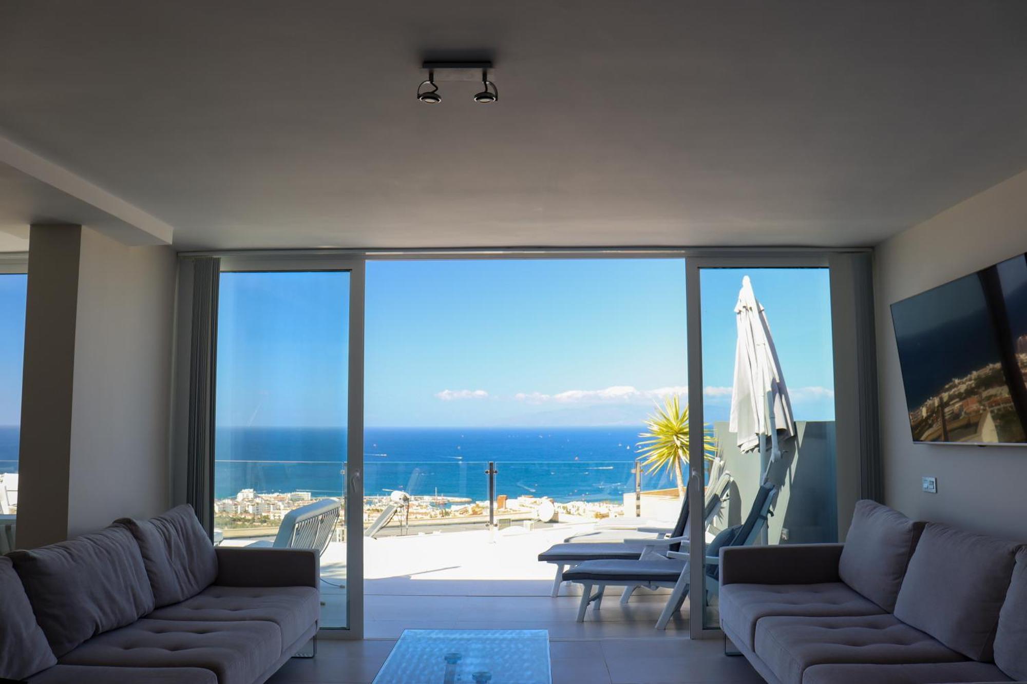 Azure Sky Villa - Panoramic Ocean View, Luxury, San Eugenio 아데제 외부 사진