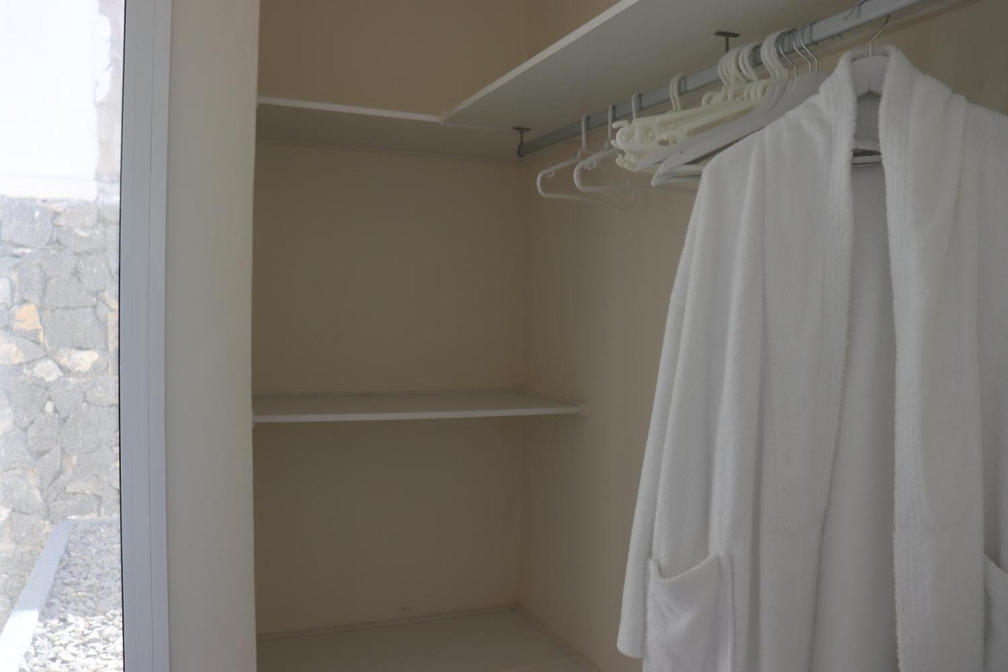 Azure Sky Villa - Panoramic Ocean View, Luxury, San Eugenio 아데제 외부 사진