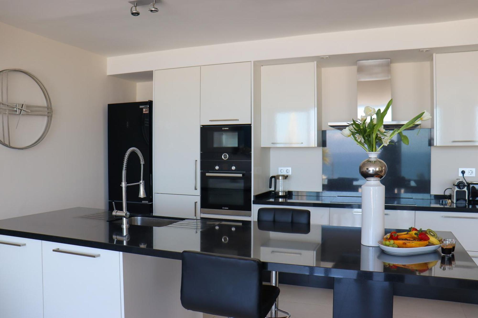 Azure Sky Villa - Panoramic Ocean View, Luxury, San Eugenio 아데제 외부 사진