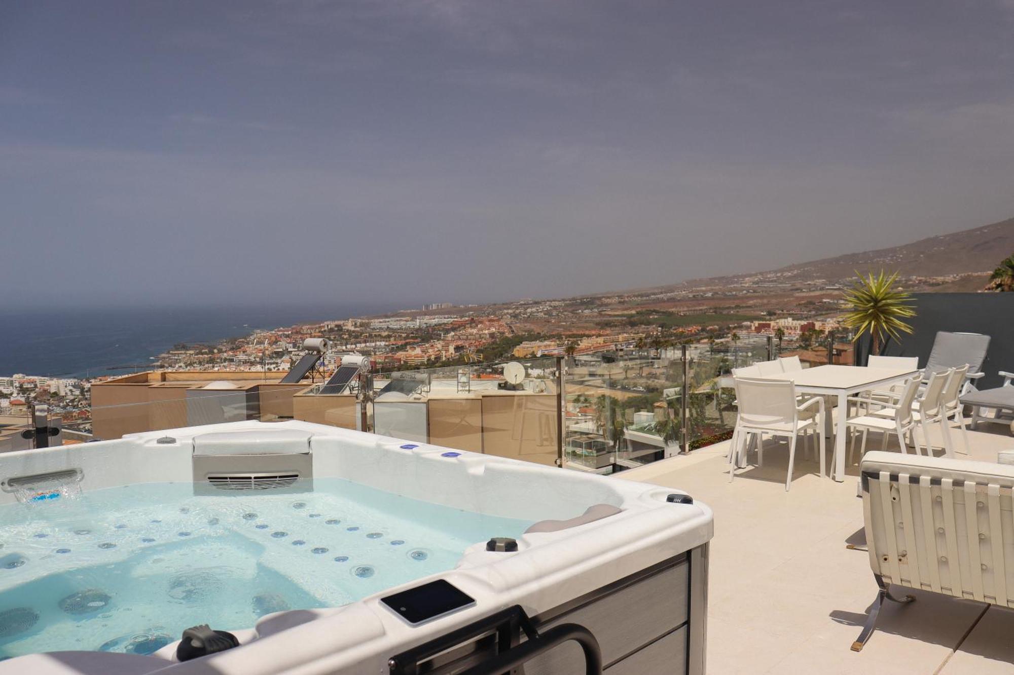 Azure Sky Villa - Panoramic Ocean View, Luxury, San Eugenio 아데제 외부 사진