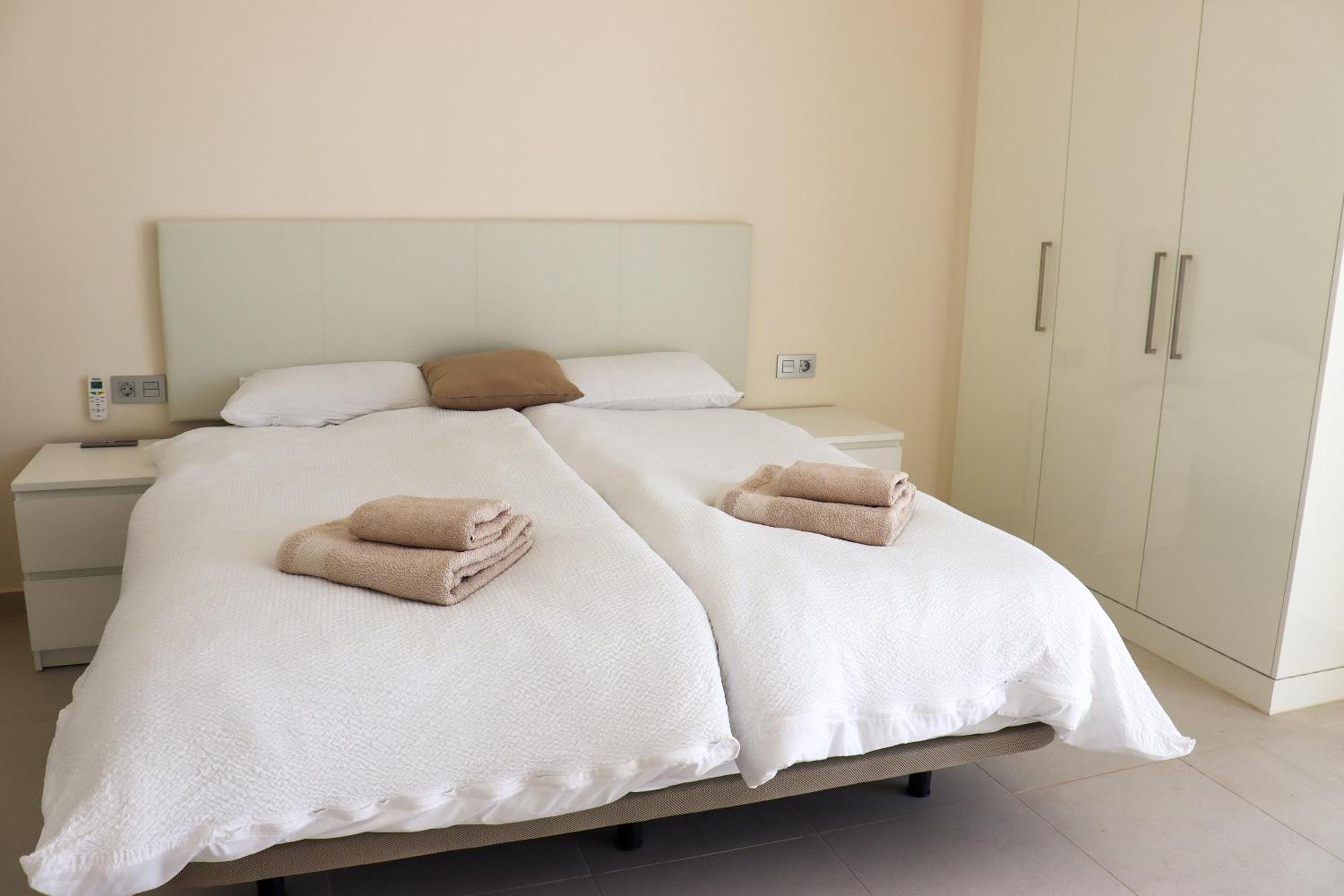 Azure Sky Villa - Panoramic Ocean View, Luxury, San Eugenio 아데제 외부 사진